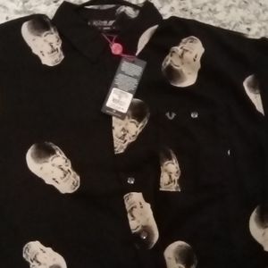 NWT True Religion Men’s Relaxed Fit Skull Shirt  M